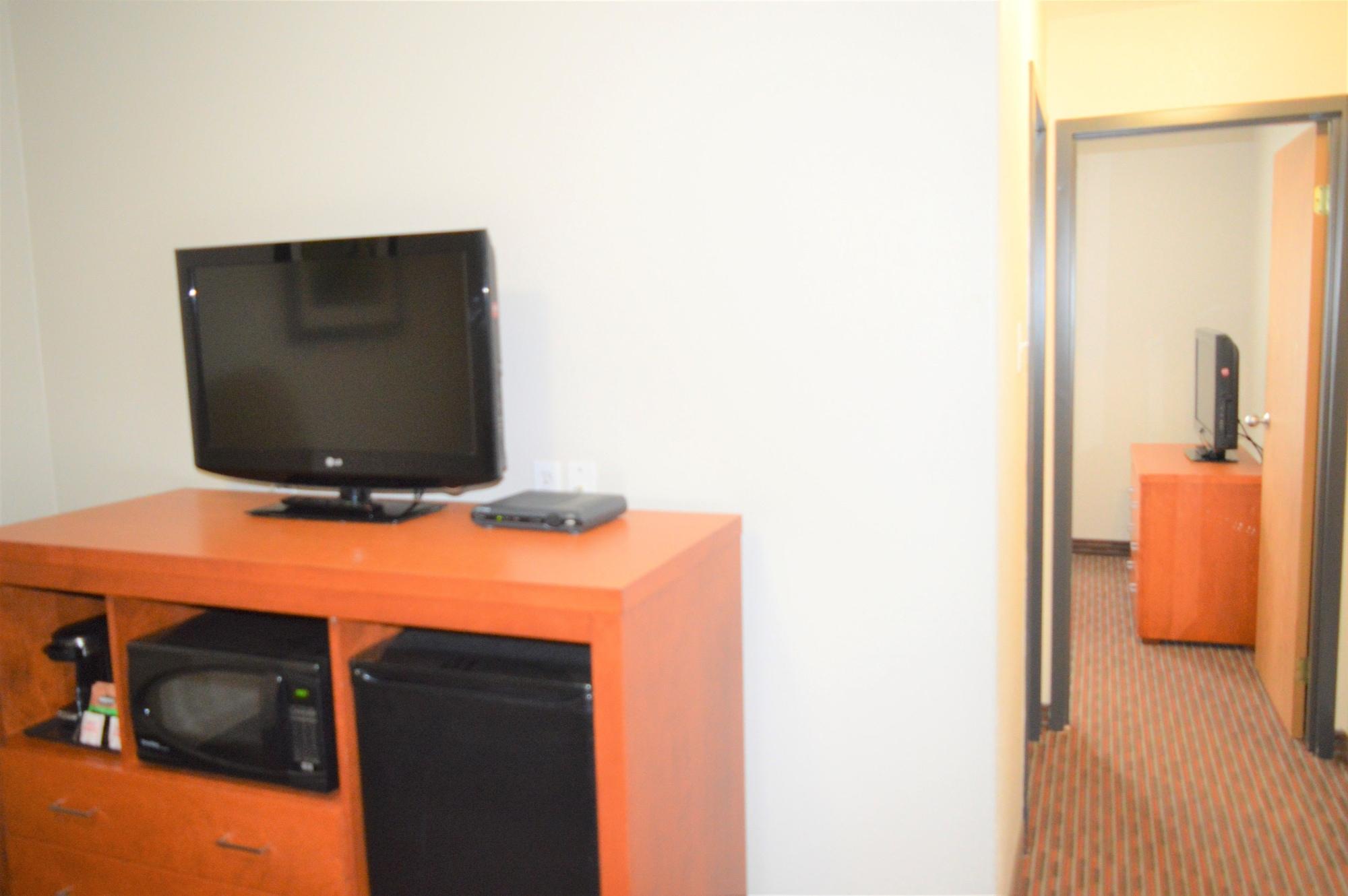 Super 8 By Wyndham Grande Prairie Hotel Exterior photo