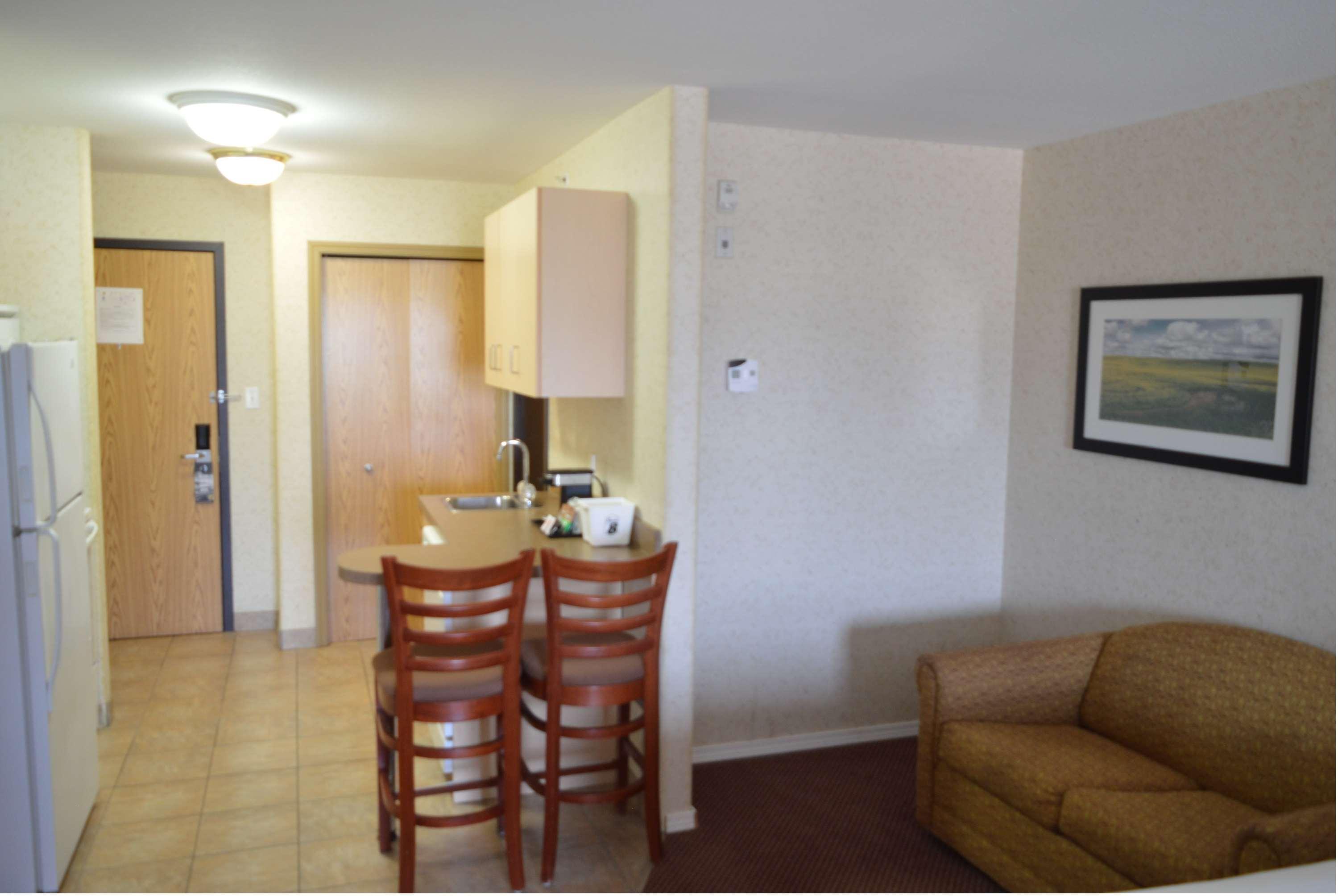 Super 8 By Wyndham Grande Prairie Hotel Exterior photo