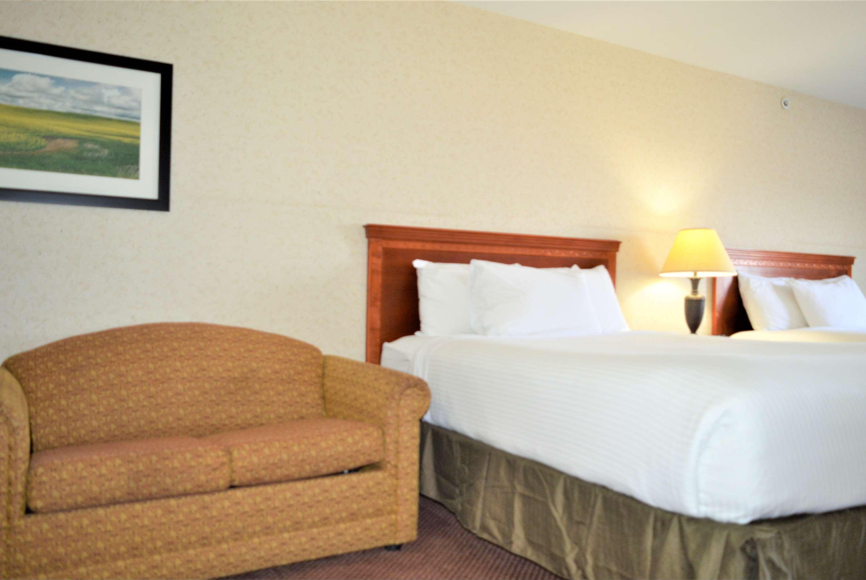 Super 8 By Wyndham Grande Prairie Hotel Exterior photo