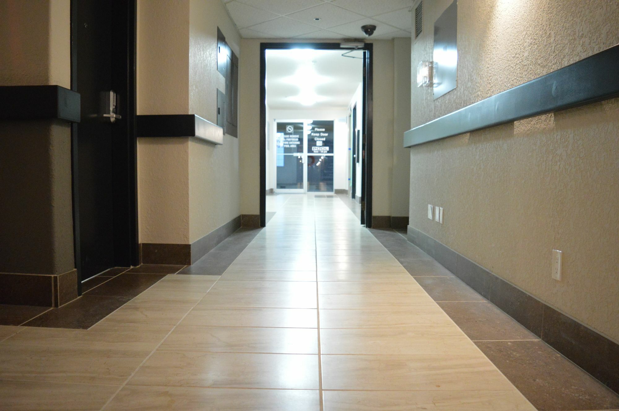 Super 8 By Wyndham Grande Prairie Hotel Exterior photo