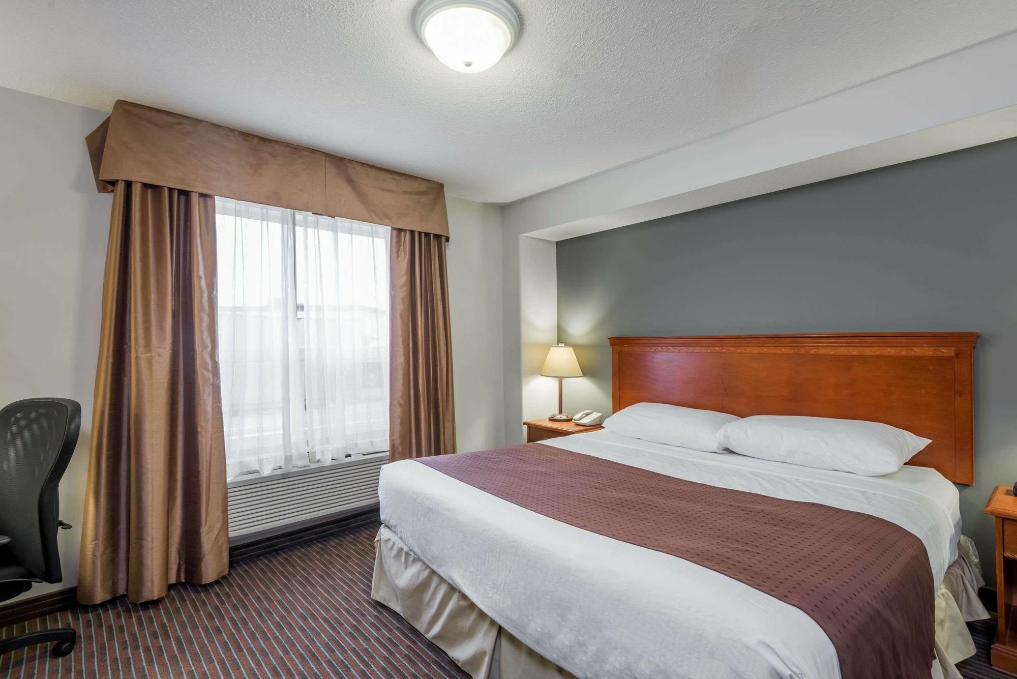 Super 8 By Wyndham Grande Prairie Hotel Exterior photo